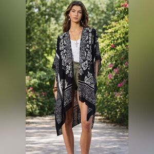 NWT Elegant Black and White Women's Kimono Top